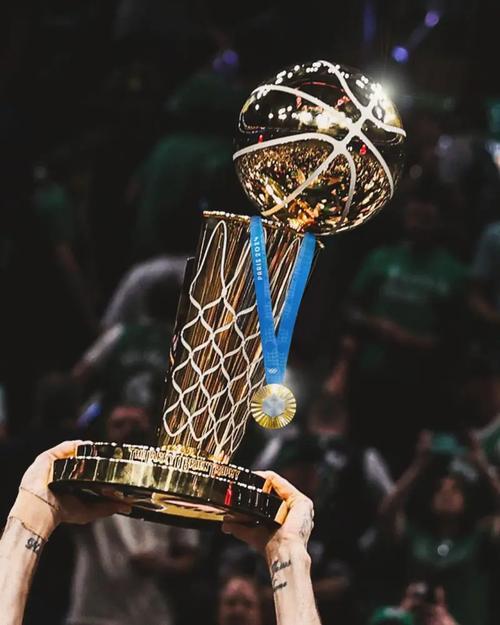 jiuyou-阿扎伦卡重返赛场，重返赛场首场状态出色，勇士观众沸腾！-jiuyou