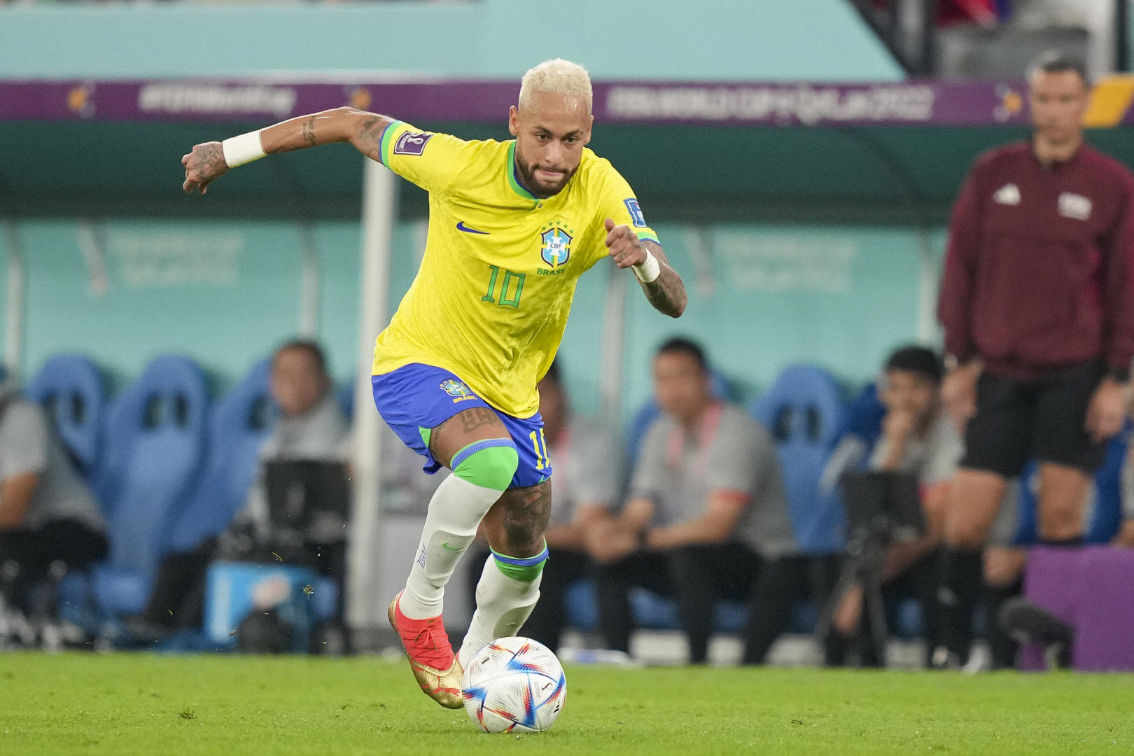 九游官方站点-内马尔在中国队比赛中刷新纪录，锐不可当引发热议！-九游官方站点