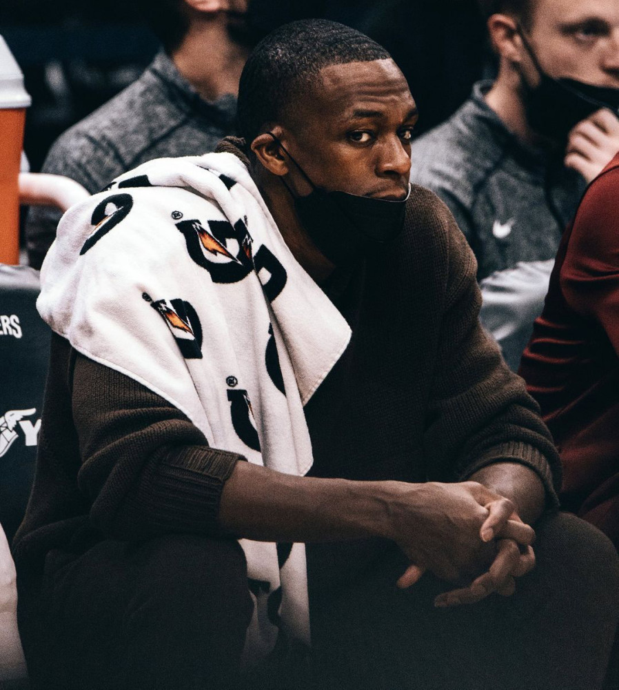 九游游戏中心-多特蒙德训练开放日;今晨复出首秀引欢呼;荷甲在即;身体对抗强度拉满的简单介绍-九游游戏中心